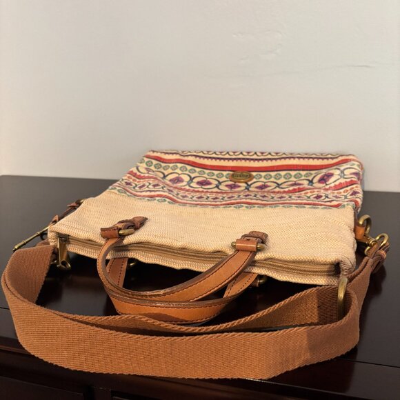 Fossil Bohemian Style Cream Geometric Design Explorer Fold Over Tote - Picture 7 of 15